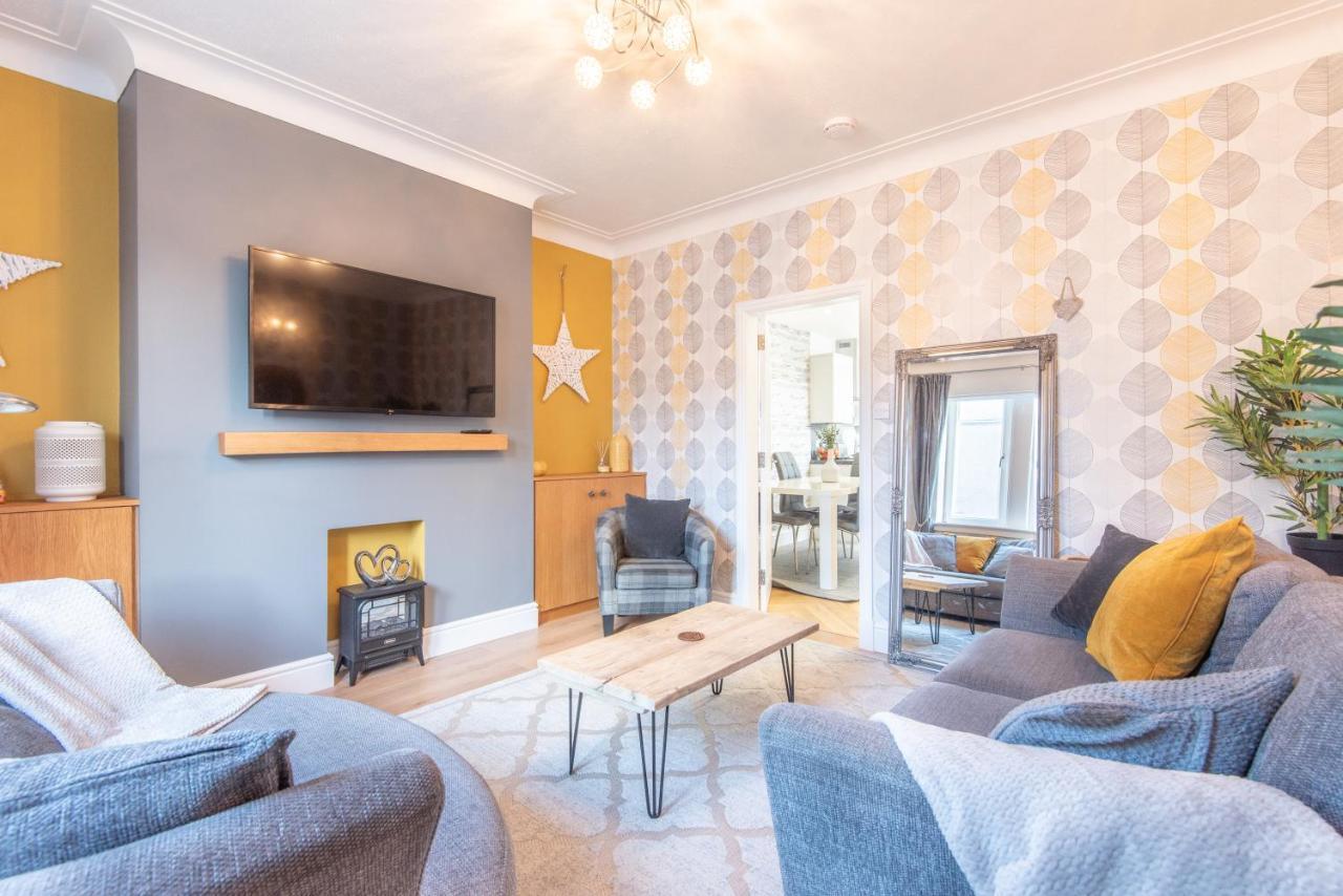 Bright, Fresh, Renovated 3 Bedroom Apartment In The Heart Of Montrose Angus Eksteriør bilde