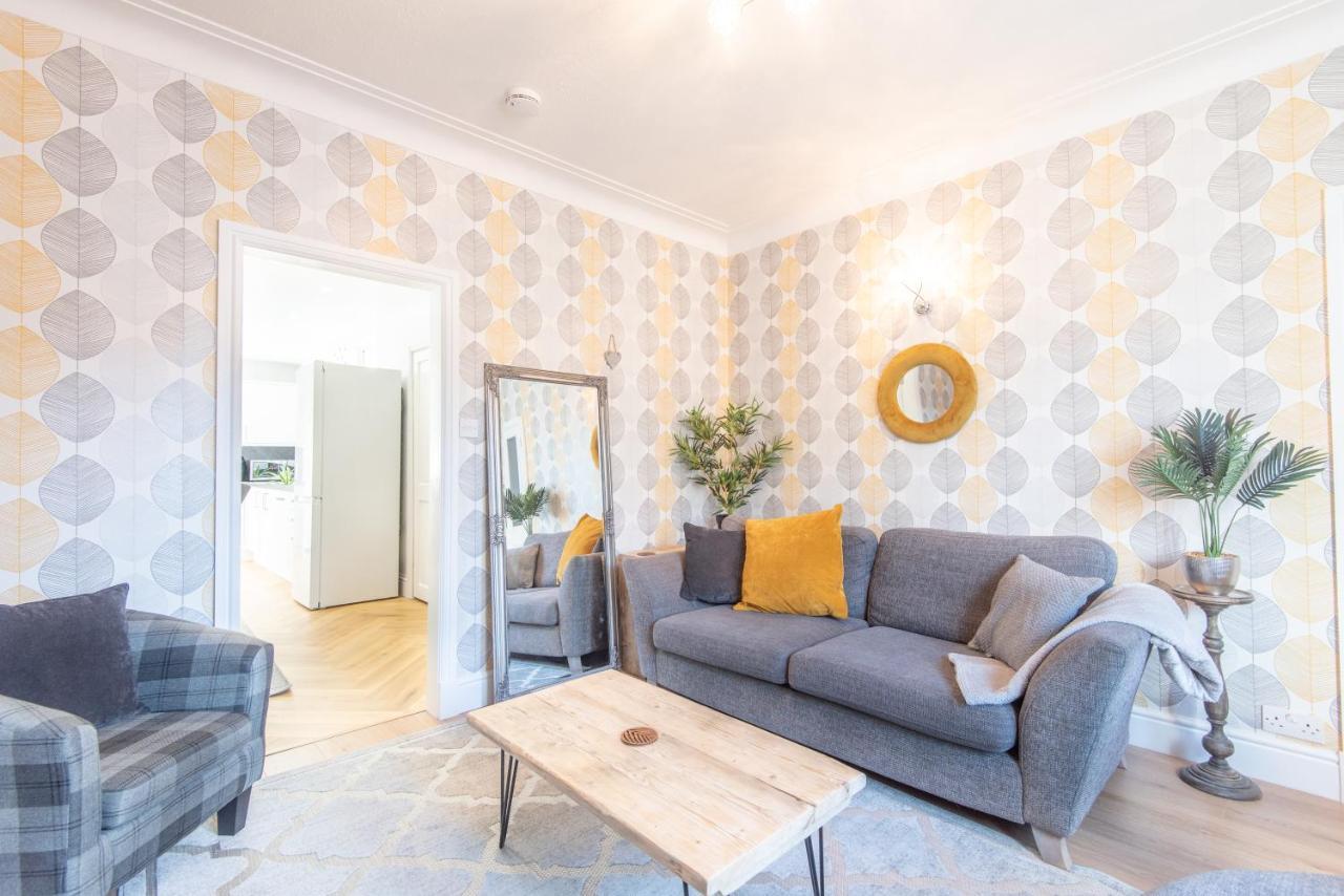 Bright, Fresh, Renovated 3 Bedroom Apartment In The Heart Of Montrose Angus Eksteriør bilde