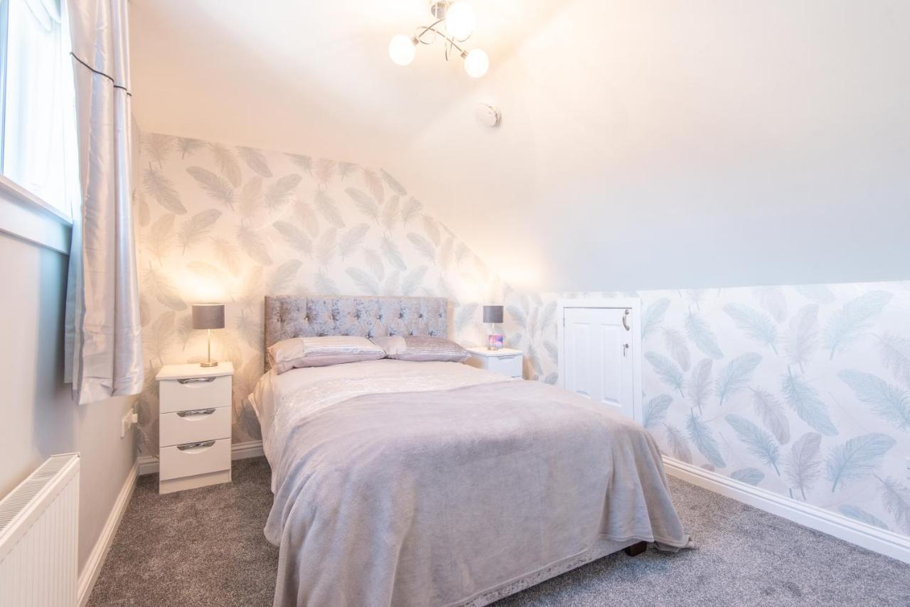 Bright, Fresh, Renovated 3 Bedroom Apartment In The Heart Of Montrose Angus Eksteriør bilde