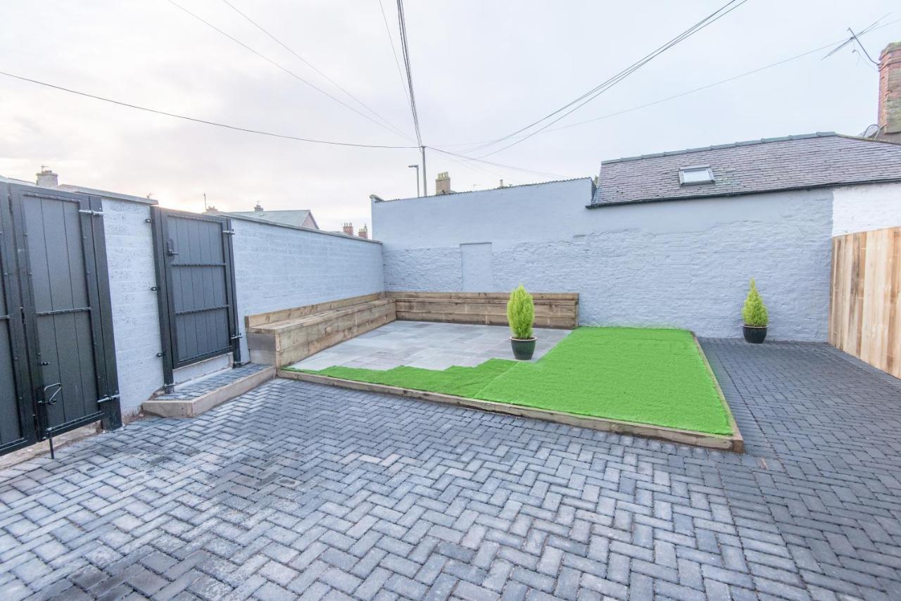 Bright, Fresh, Renovated 3 Bedroom Apartment In The Heart Of Montrose Angus Eksteriør bilde