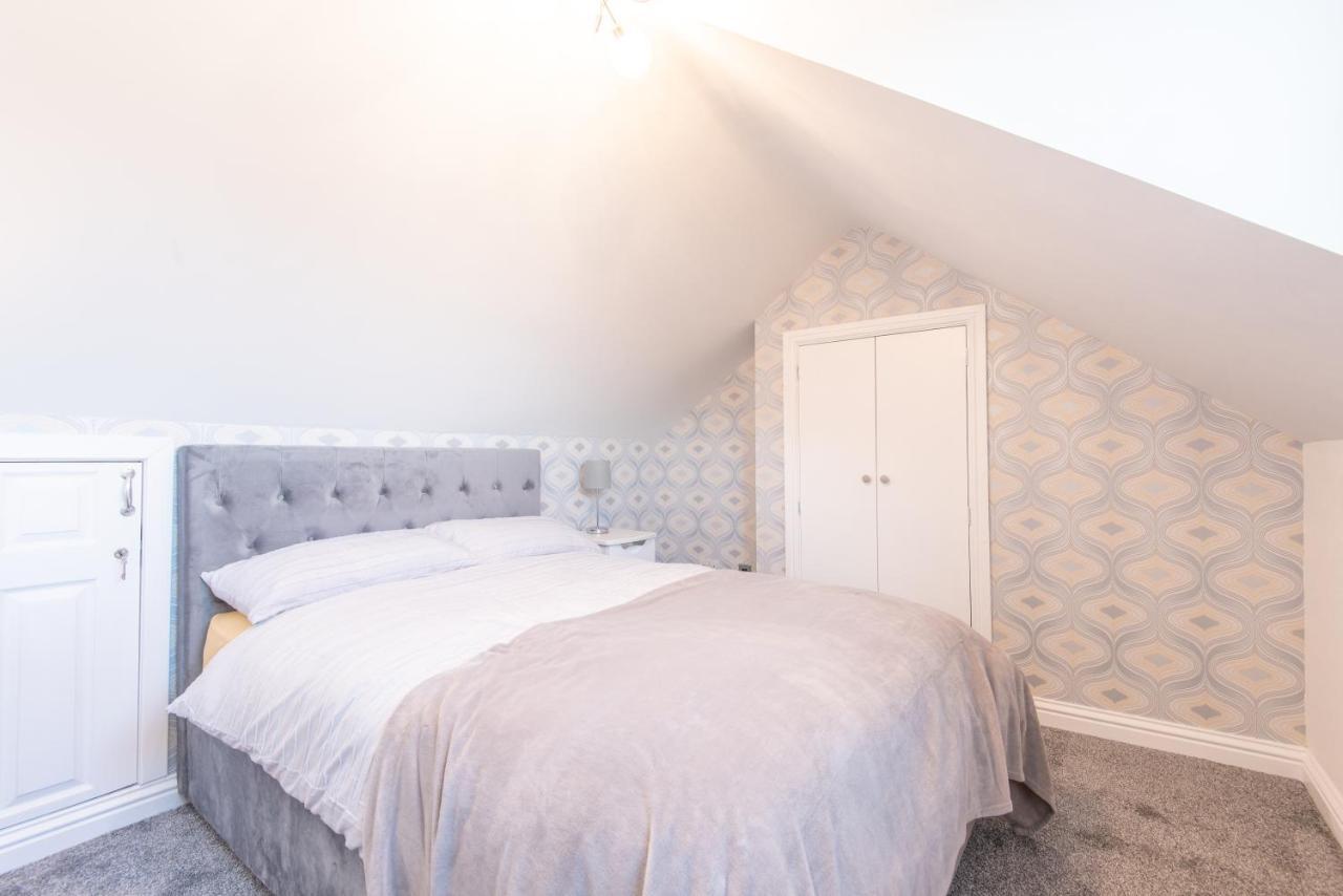 Bright, Fresh, Renovated 3 Bedroom Apartment In The Heart Of Montrose Angus Eksteriør bilde