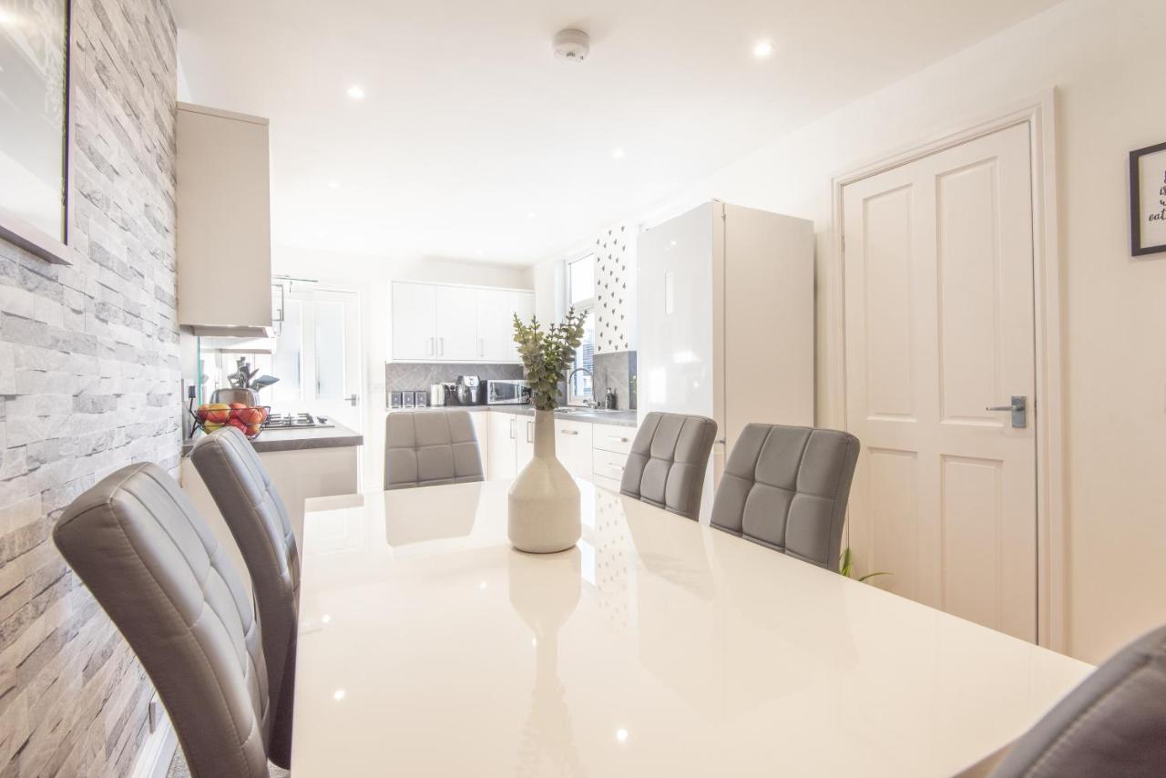 Bright, Fresh, Renovated 3 Bedroom Apartment In The Heart Of Montrose Angus Eksteriør bilde