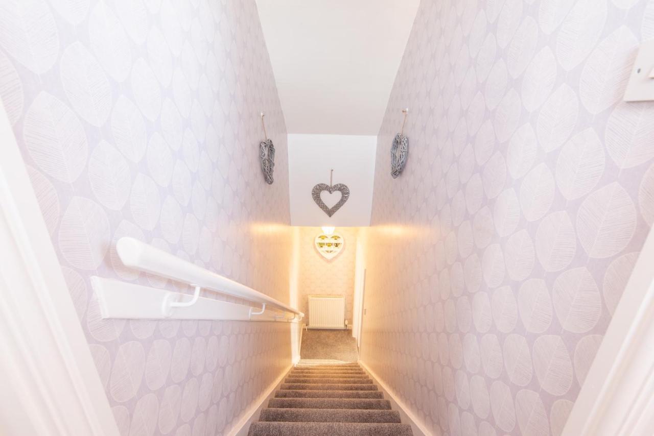 Bright, Fresh, Renovated 3 Bedroom Apartment In The Heart Of Montrose Angus Eksteriør bilde