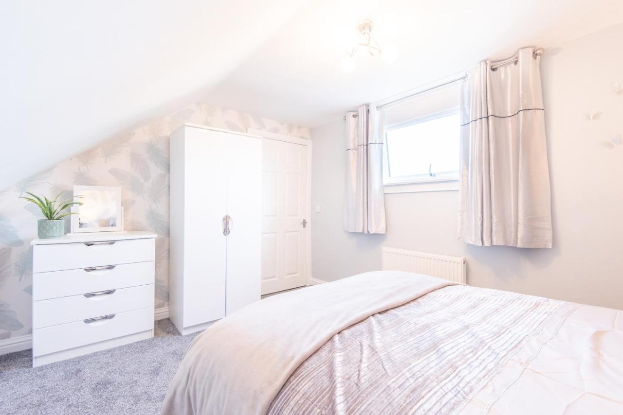 Bright, Fresh, Renovated 3 Bedroom Apartment In The Heart Of Montrose Angus Eksteriør bilde